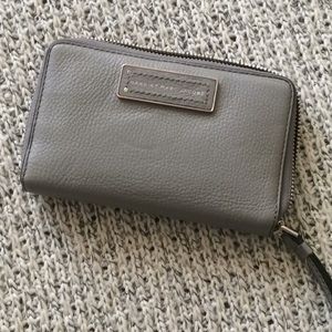 Marc jacobs wallet (fits iphone6)